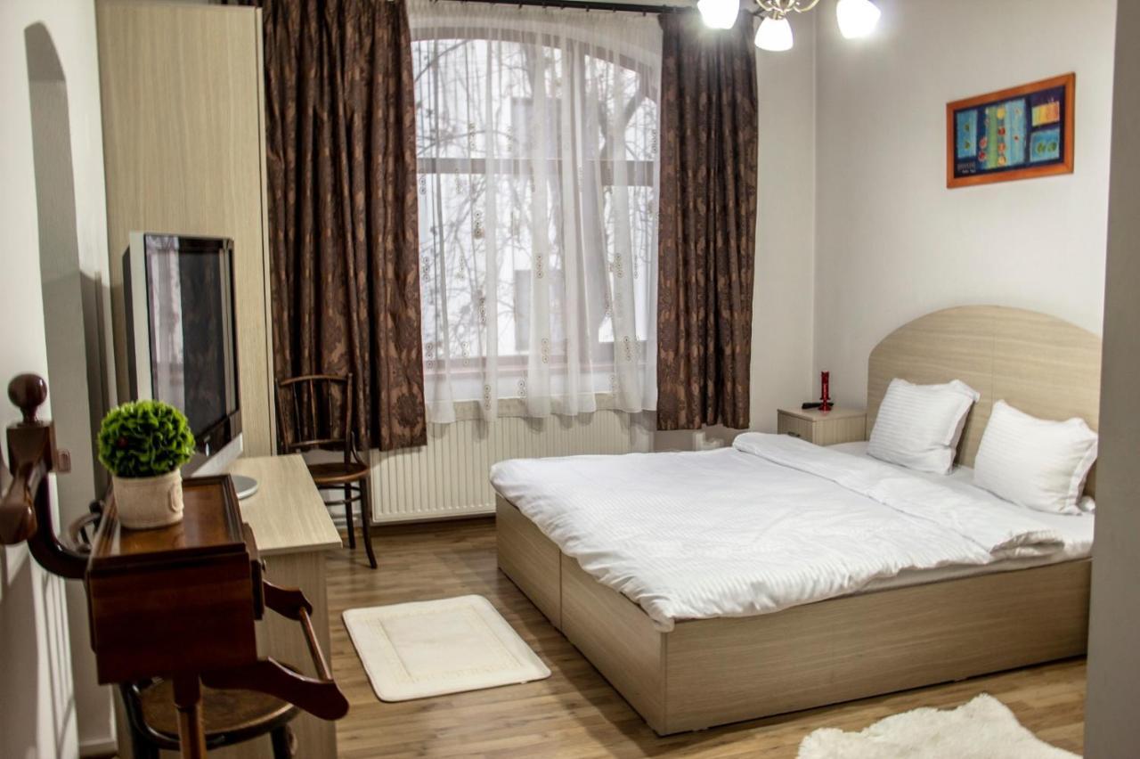 Hotel Happy